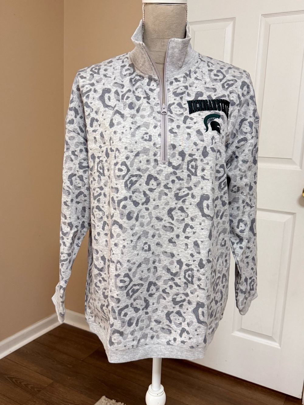 New GameDay Couture Michigan State Leopard Print Quarter-Zip Sweatshirt Size Med